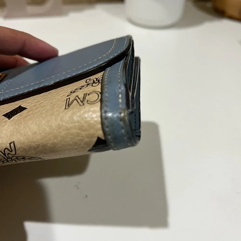 MCM Long Bifold Wallet - Picture 4 of 16